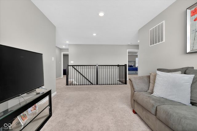 1573 N Clearwater Drive, Greenfield, IN 46140