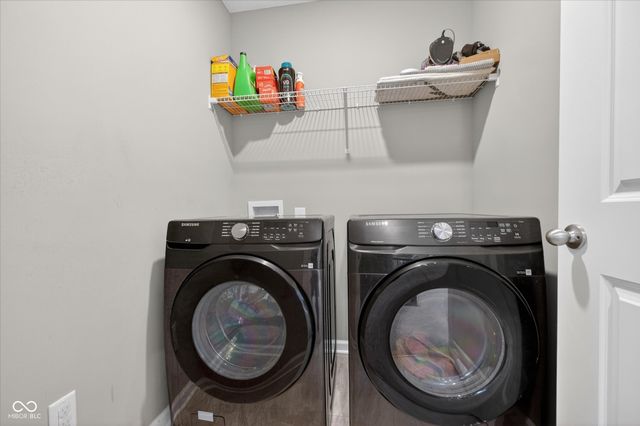 1573 N Clearwater Drive, Greenfield, IN 46140