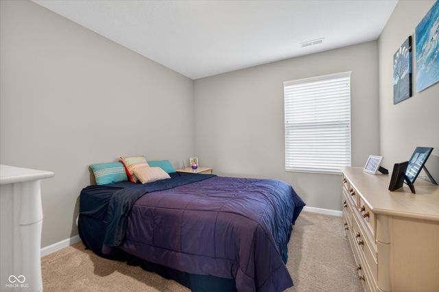 1573 N Clearwater Drive, Greenfield, IN 46140