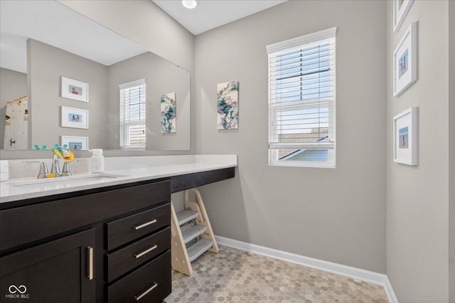 1573 N Clearwater Drive, Greenfield, IN 46140