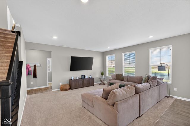 1573 N Clearwater Drive, Greenfield, IN 46140