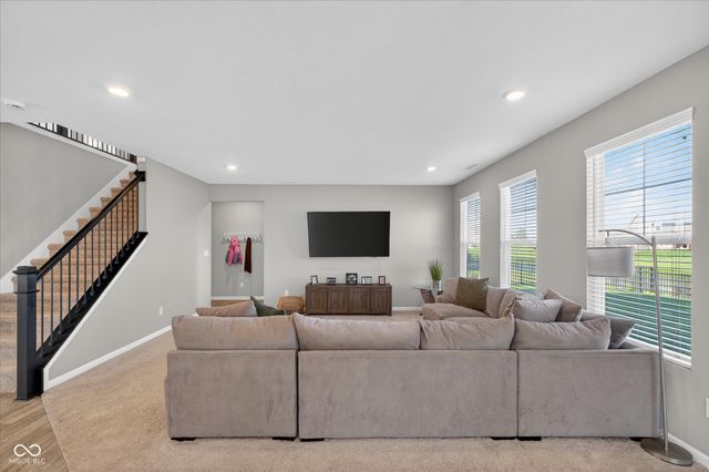 1573 N Clearwater Drive, Greenfield, IN 46140