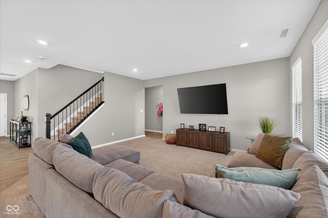 1573 N Clearwater Drive, Greenfield, IN 46140