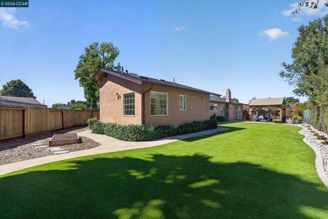 1812 Elkwood Dr, Concord, CA 94519