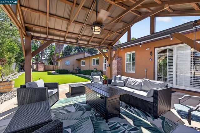 1812 Elkwood Dr, Concord, CA 94519