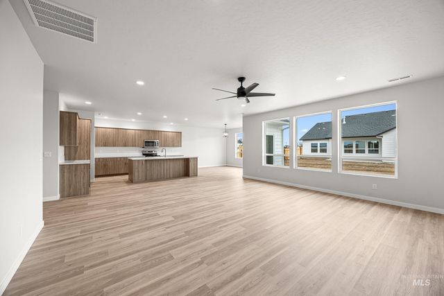 3663 E Syracuse St, Nampa, ID 83686