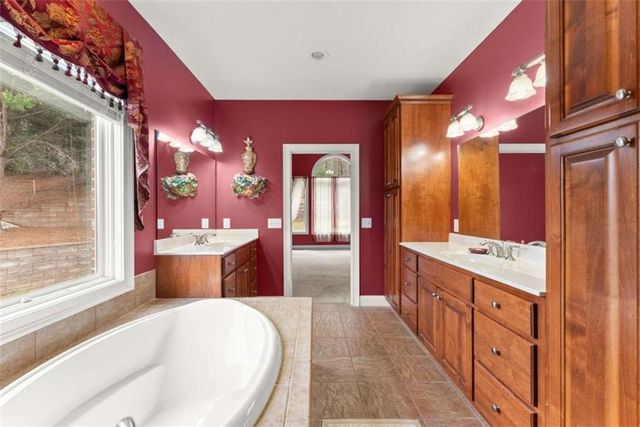 777 Oak Pointe Drive, Cleveland, GA 30528