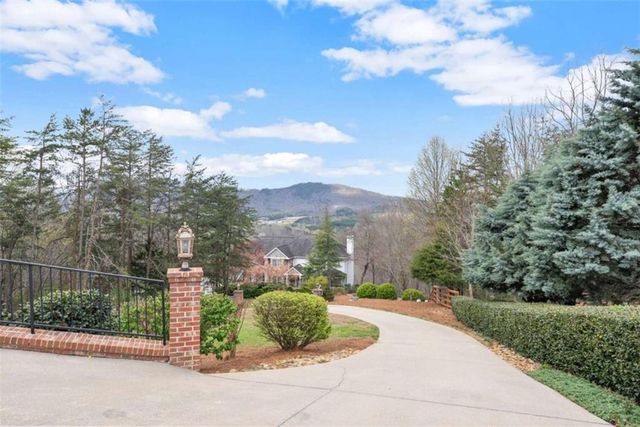 777 Oak Pointe Drive, Cleveland, GA 30528