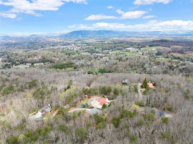 777 Oak Pointe Drive, Cleveland, GA 30528