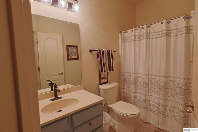 4902 N 155th Avenue, Omaha, NE 68116