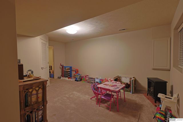 4902 N 155th Avenue, Omaha, NE 68116