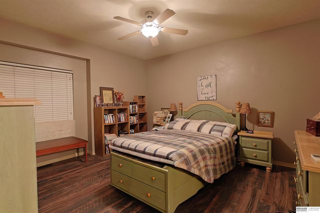 4902 N 155th Avenue, Omaha, NE 68116