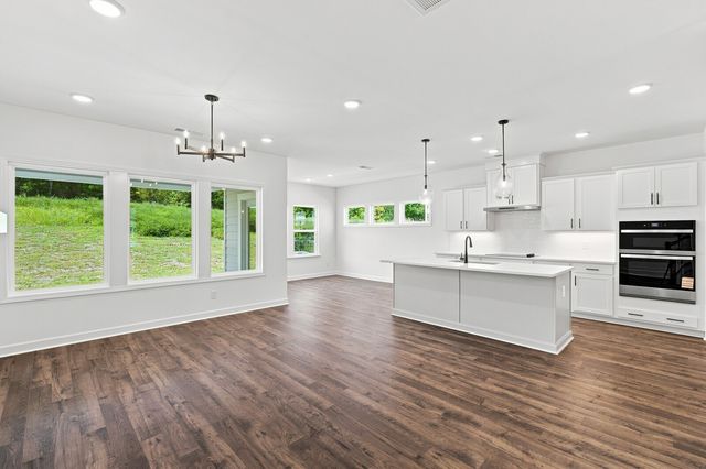 1924 Hildebrand Lane, Columbia, TN 38401