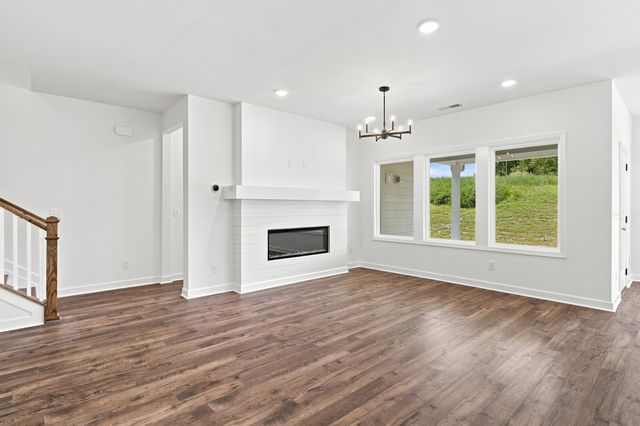 1924 Hildebrand Lane, Columbia, TN 38401