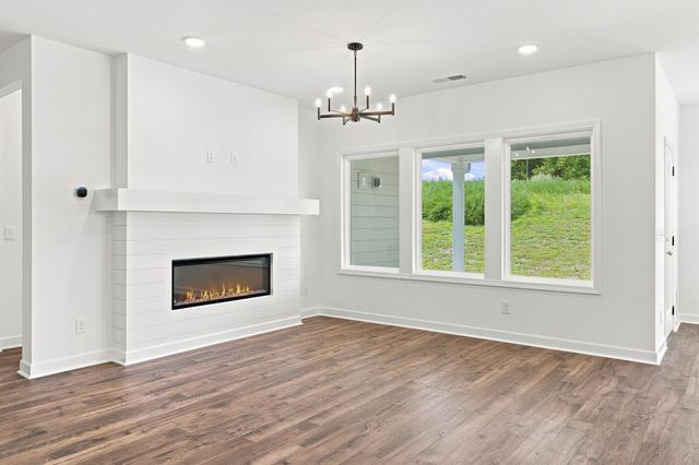 1924 Hildebrand Lane, Columbia, TN 38401