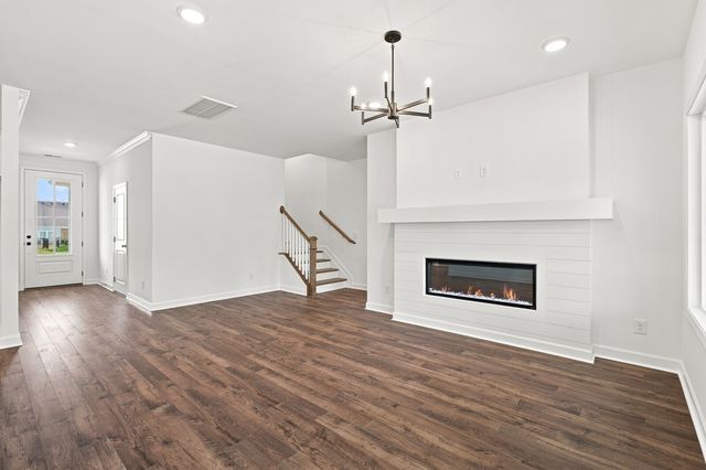 1924 Hildebrand Lane, Columbia, TN 38401