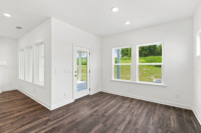 1924 Hildebrand Lane, Columbia, TN 38401
