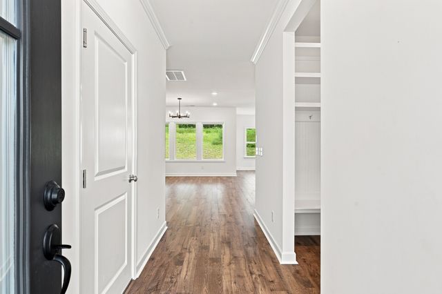 1924 Hildebrand Lane, Columbia, TN 38401