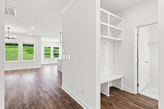 1924 Hildebrand Lane, Columbia, TN 38401