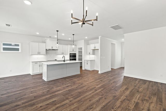 1924 Hildebrand Lane, Columbia, TN 38401