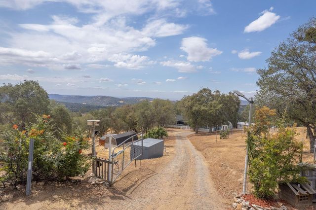 46828 W Skyline Ridge Rd, Coarsegold, CA 93614
