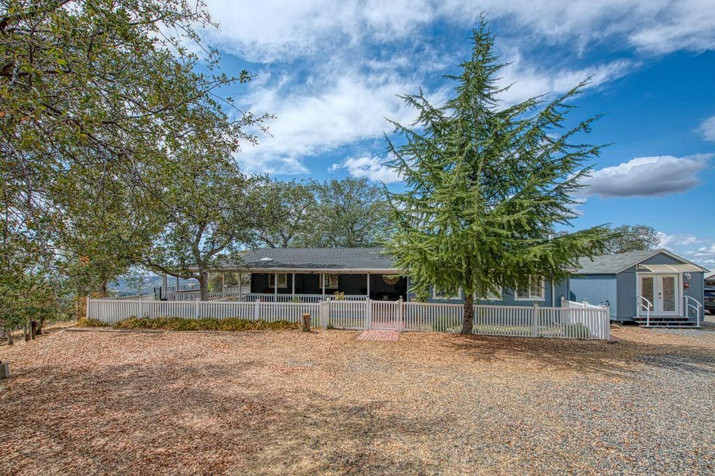 46828 W Skyline Ridge Rd, Coarsegold, CA 93614