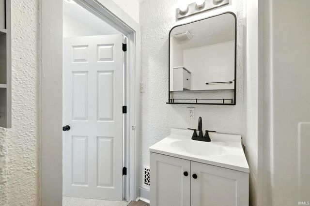 4202 Hanna Street, Fort Wayne, IN 46806