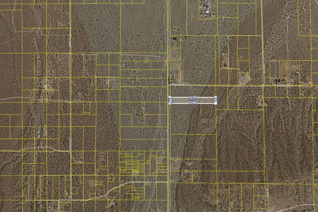 31000 Largo Vista Road, Llano, CA 93544