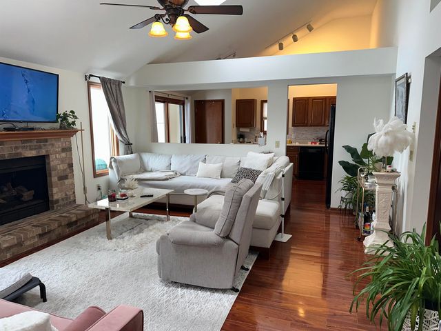 7423 Woodsmill Court, Fort Wayne, IN 46835