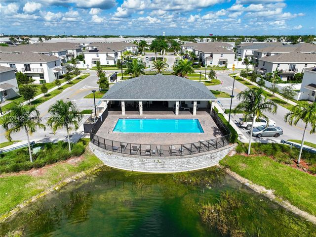 1754 SE 8th Ter, Homestead, FL 33034