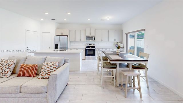 1754 SE 8th Ter, Homestead, FL 33034