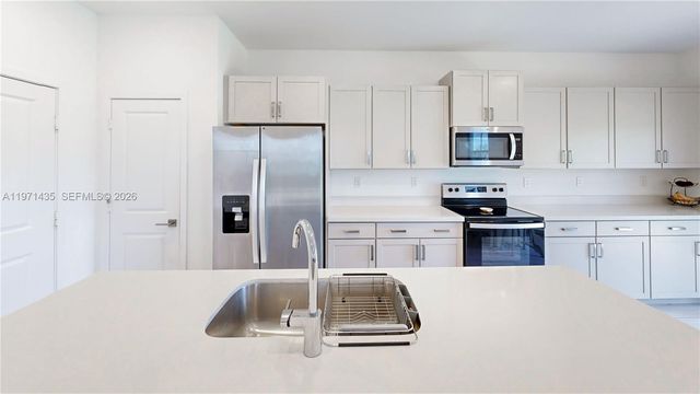 1754 SE 8th Ter, Homestead, FL 33034