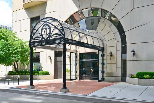 70 W Huron Street 809, Chicago, IL 60654