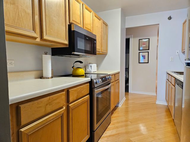 70 W Huron Street 809, Chicago, IL 60654