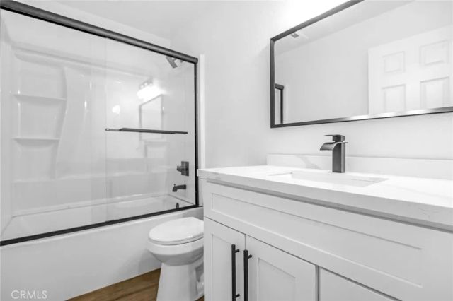 1644 N Tipton, Visalia, CA 93292