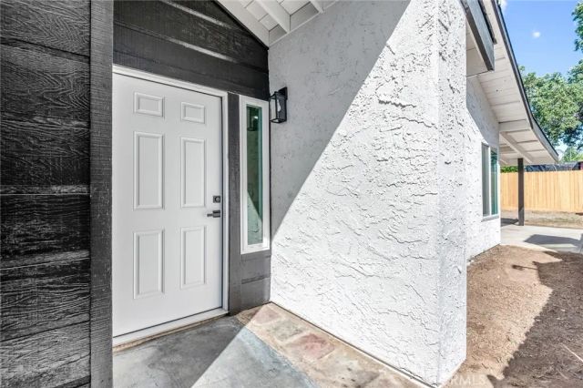 1644 N Tipton, Visalia, CA 93292