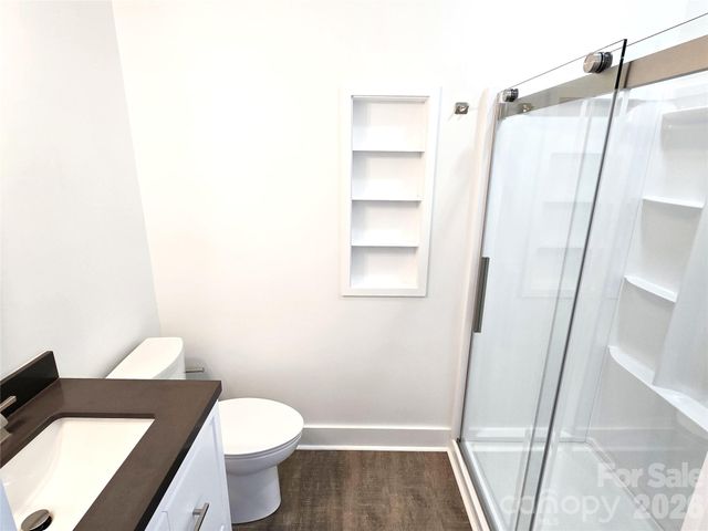 774 8th Street NE, Hickory, NC 28601