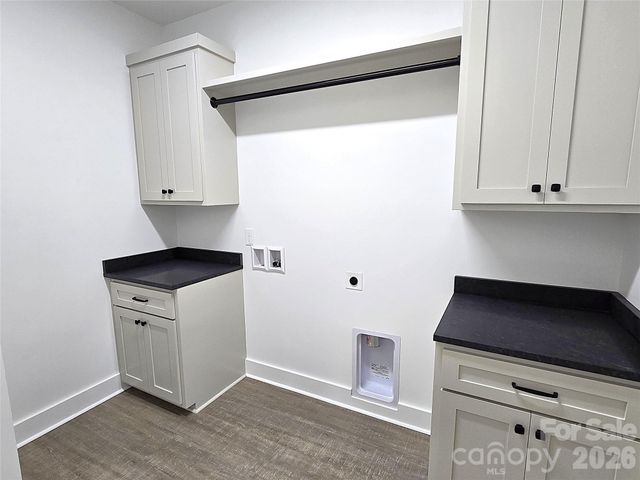 774 8th Street NE, Hickory, NC 28601