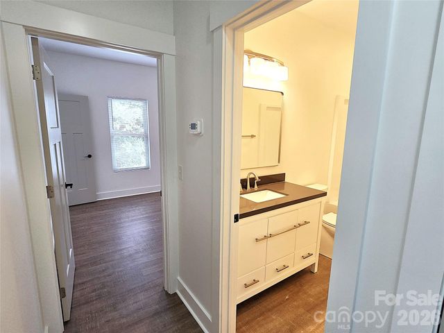 774 8th Street NE, Hickory, NC 28601