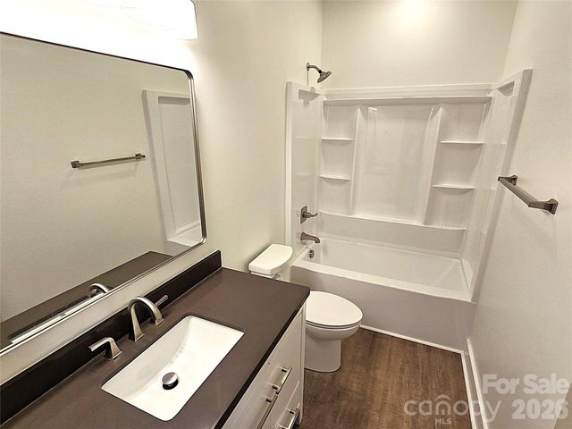 774 8th Street NE, Hickory, NC 28601