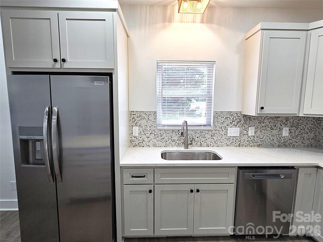 774 8th Street NE, Hickory, NC 28601