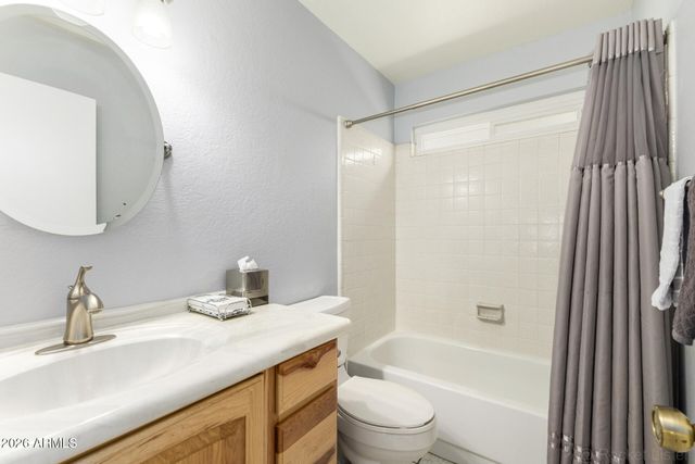 6610 W TURQUOISE Avenue, Glendale, AZ 85302