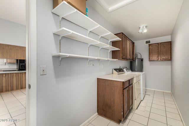 6610 W TURQUOISE Avenue, Glendale, AZ 85302