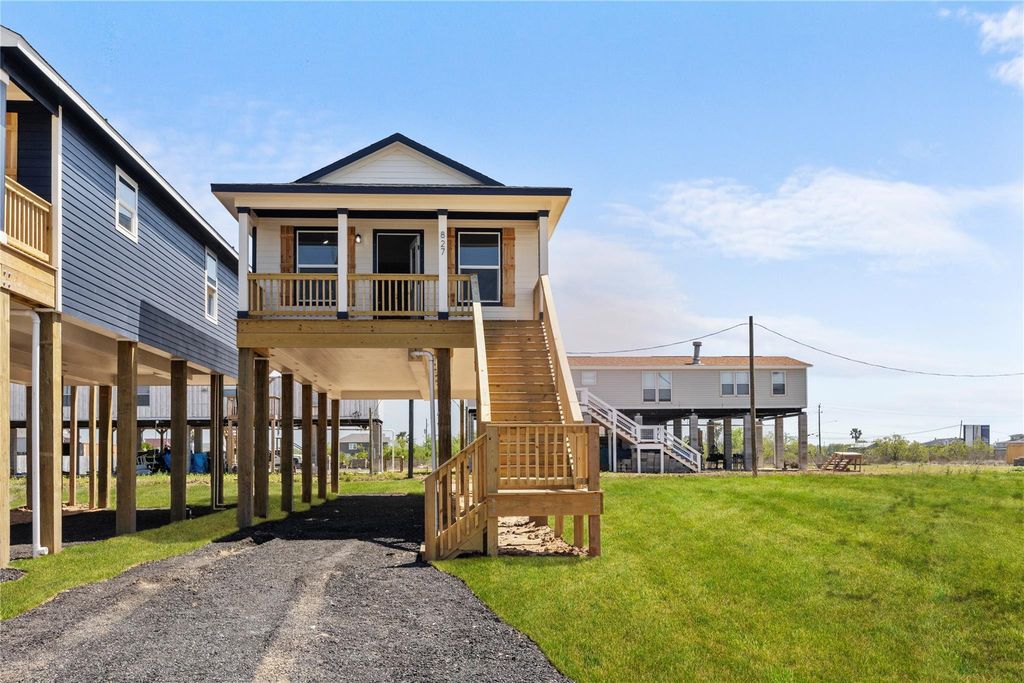 827 22nd Street, San Leon, TX 77539