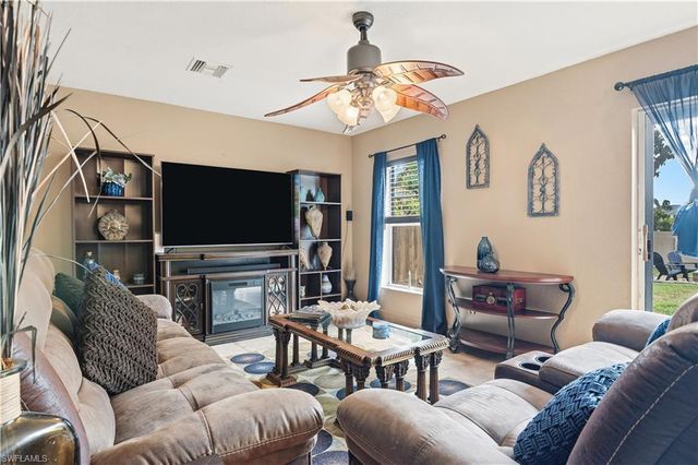 2622 SW 35th LN, Cape Coral, FL 33914