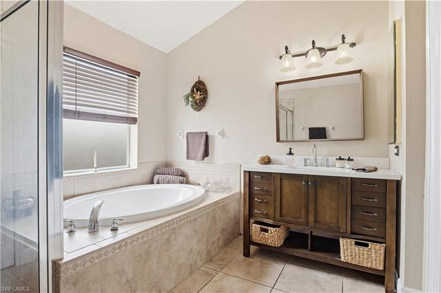 2622 SW 35th LN, Cape Coral, FL 33914