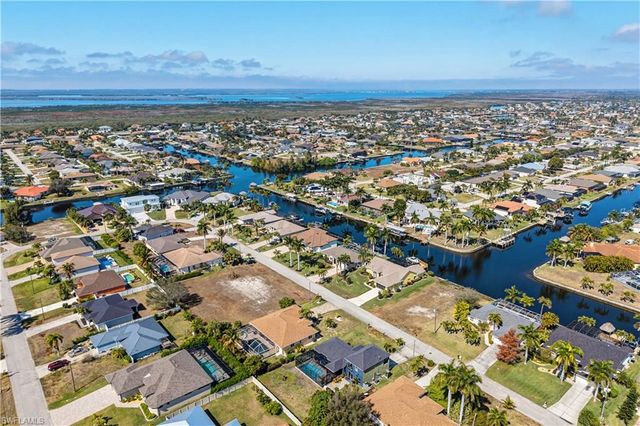 2622 SW 35th LN, Cape Coral, FL 33914