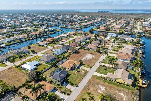 2622 SW 35th LN, Cape Coral, FL 33914