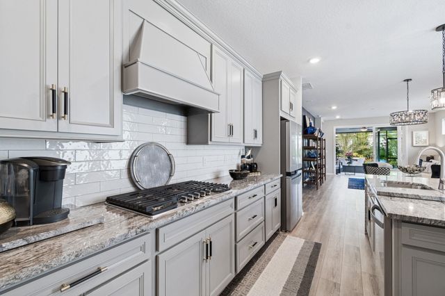 312 Fairlake Cir, St Augustine, FL 32092