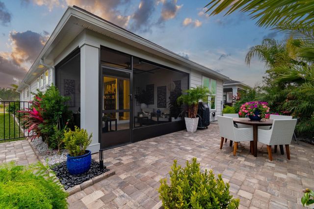 312 Fairlake Cir, St Augustine, FL 32092